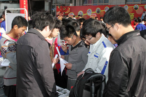 学汽修技术就到成都万通汽修学校轻松就业