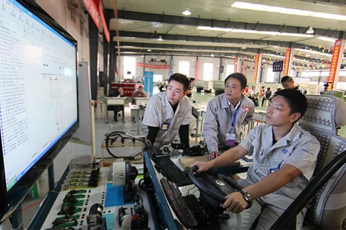 学汽修到成都万通汽修学校