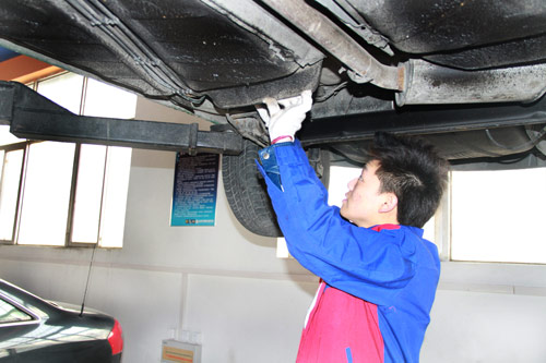 学汽修就选成都万通汽修学校