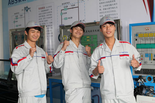 现在学汽修好吗