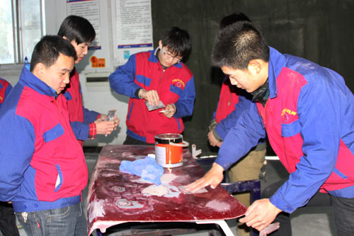 学汽车美容技术就到成都万通汽修学校