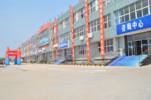 学汽修就选成都万通汽修学校