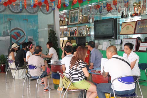 学汽修就到成都万通汽修学校