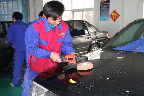 学汽修就选成都万通汽修学校