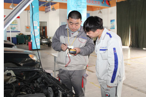 汽修学校就到成都万通汽修学校