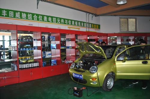 成都万通汽修学校