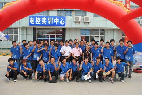 学汽修就选成都万通汽修学校