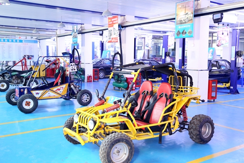 成都万通汽修学校赛车