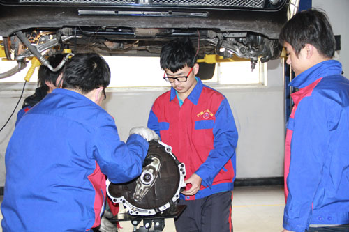 初中毕业应该学什么技术