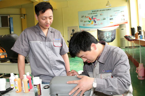 学汽车美容技术到成都万通汽修学校专业