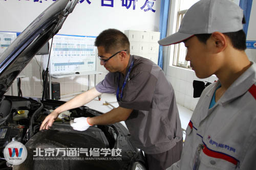 成都万通——培养专业汽修人才