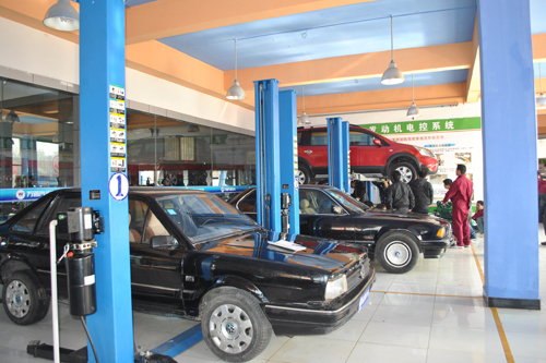 学汽修到成都万通汽修学校