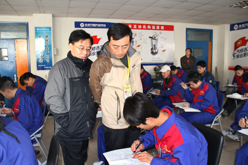 成都万通汽修学校学子“技能+”双丰收
