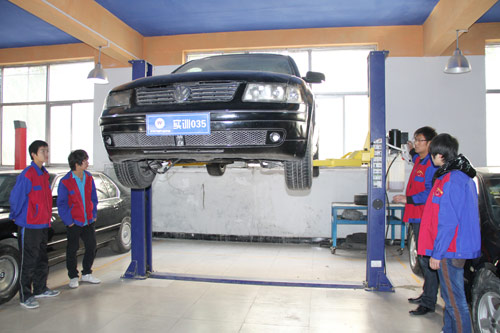 高中毕业生学技术成就好未来