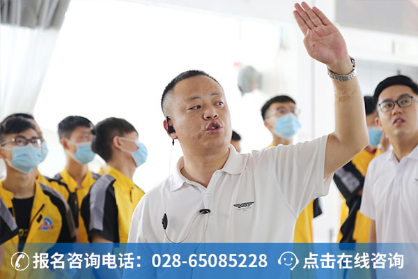 万通学子现场参观企业图片