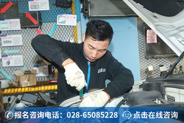 专业的汽修技术