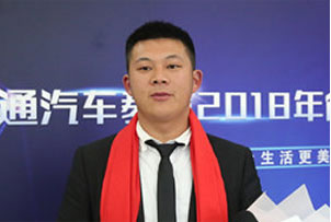 学生在实训中掌握过硬本领